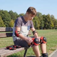 Súprava chráničov NILS Extreme H210 červená